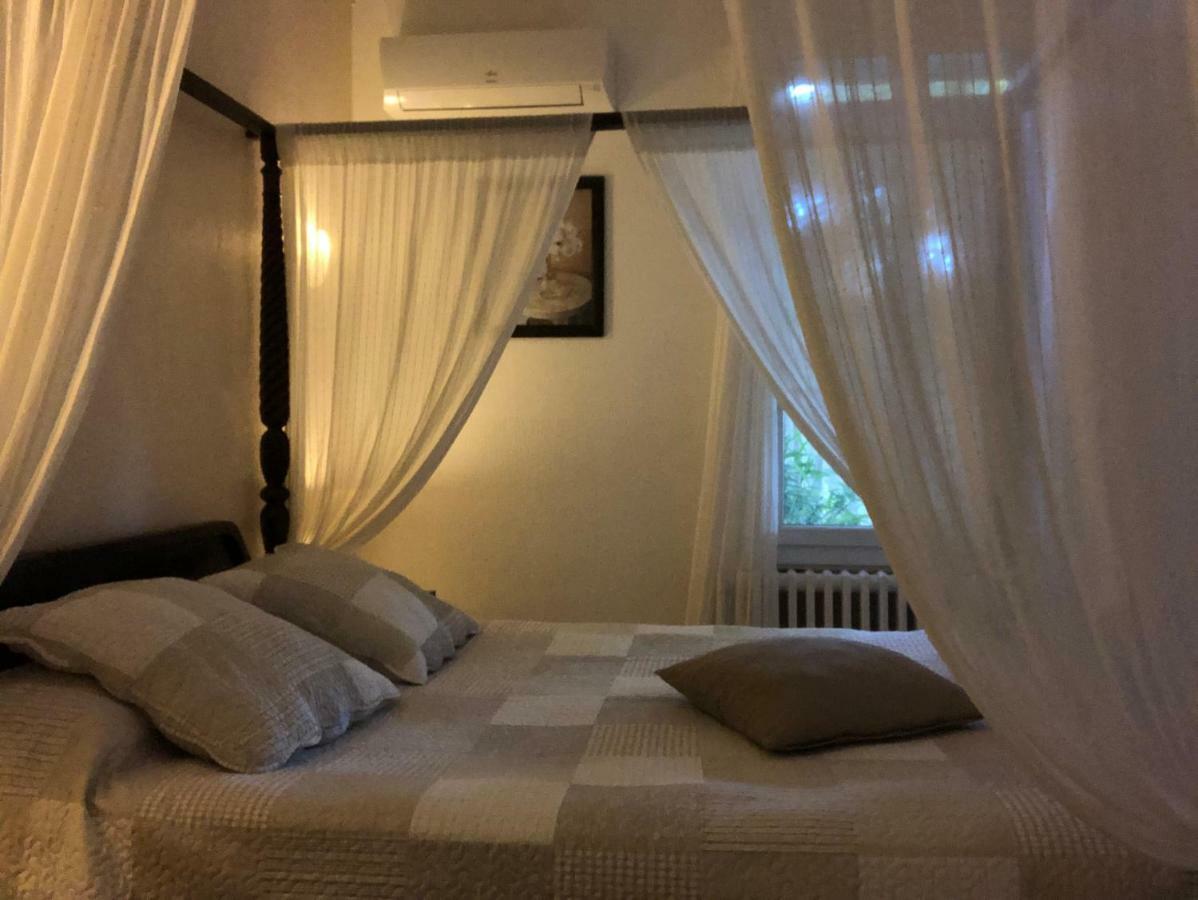 Lou Garbin Hotel Saint-Laurent-d'Aigouze Ngoại thất bức ảnh